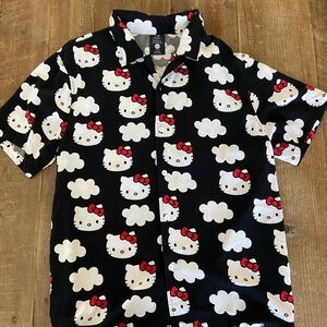 Hello Kitty Black and White Short Sleeve Button Down Shirt Men’s Medium